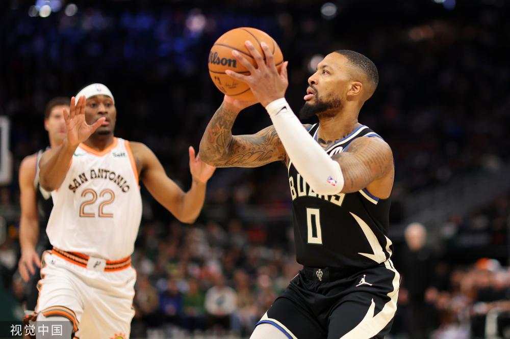 表现出了一 表现出了一