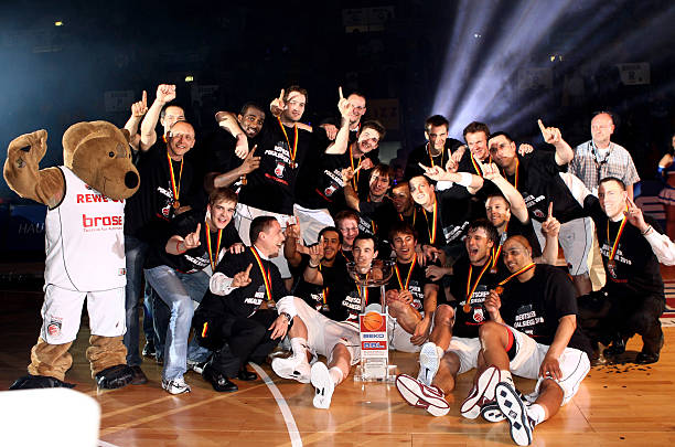 动荡与奇迹 动荡与奇迹