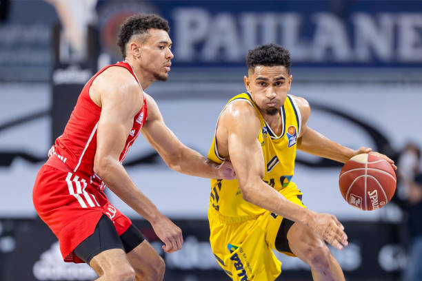 曼多次摘得 曼多次摘得